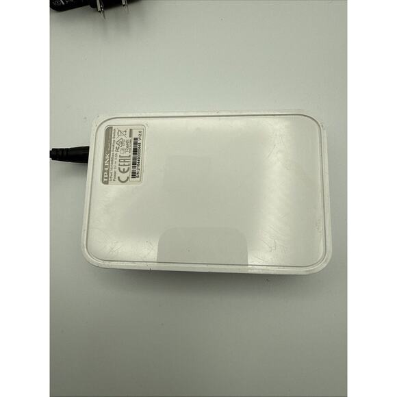 TP-LINK TL-SF1005D 5-Port 10/100Mbps Desktop Switch - Picture 4 of 7